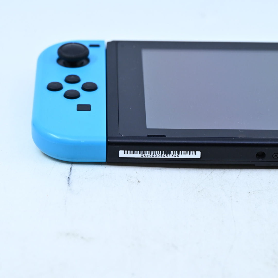 Blue / Red XAW400054 - Nintendo Switch Boxed Console - PAL - FREE POST!
