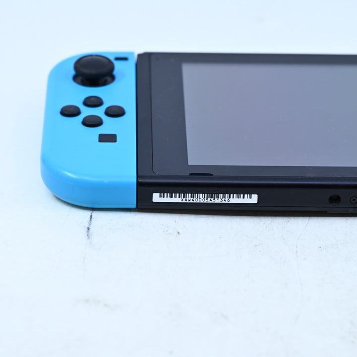 Blue / Red XAW400054 - Nintendo Switch Boxed Console - PAL - FREE POST!