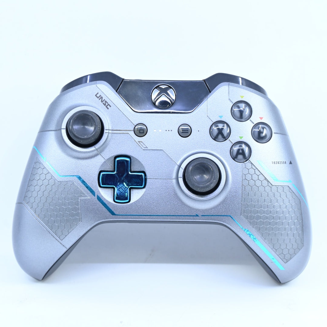 Halo 5 Guardians Limited Edition 1TB with Controller - Xbox One Console - PAL