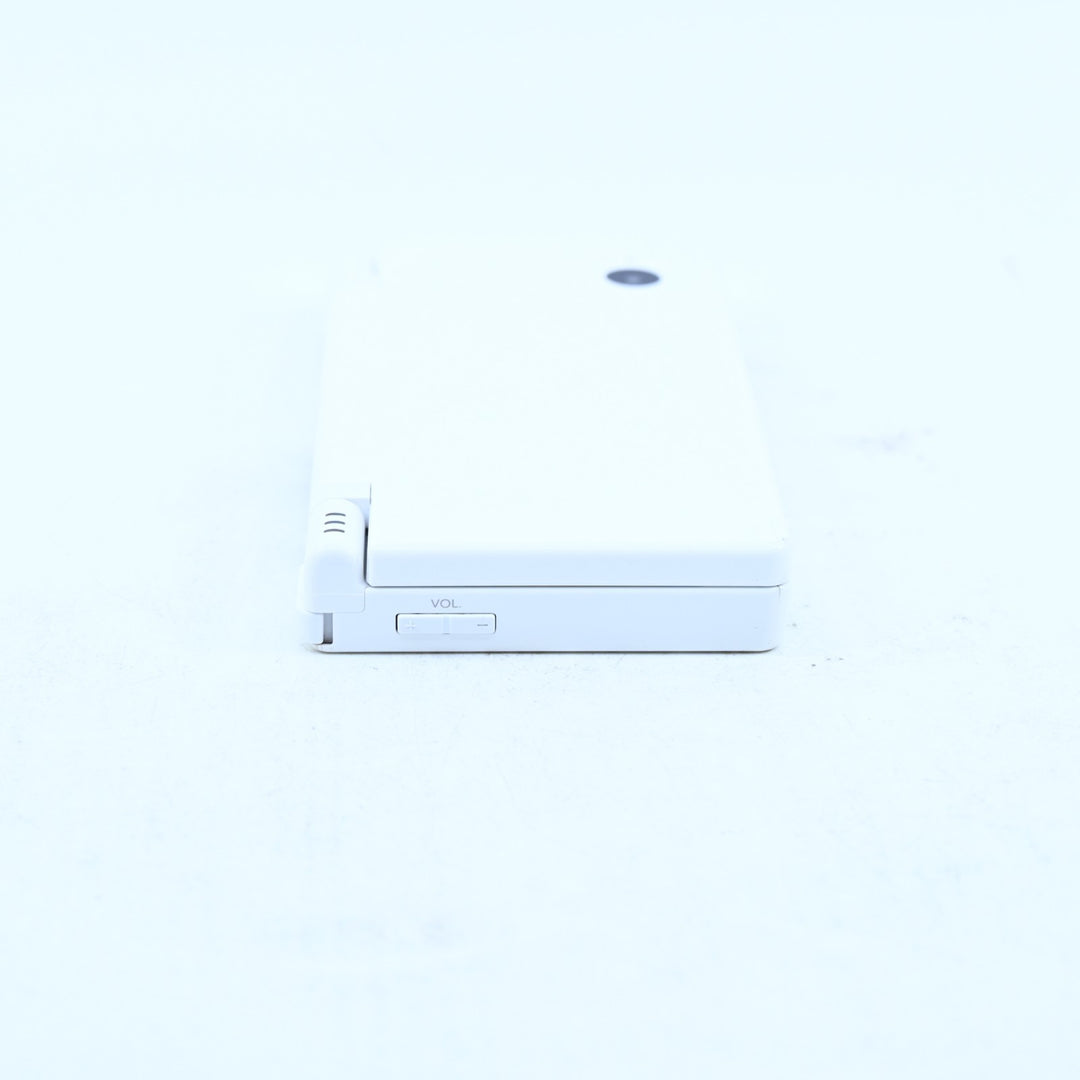 White - Nintendo DSi Console - TWL-001 - Includes 4GB SD - FREE POST!