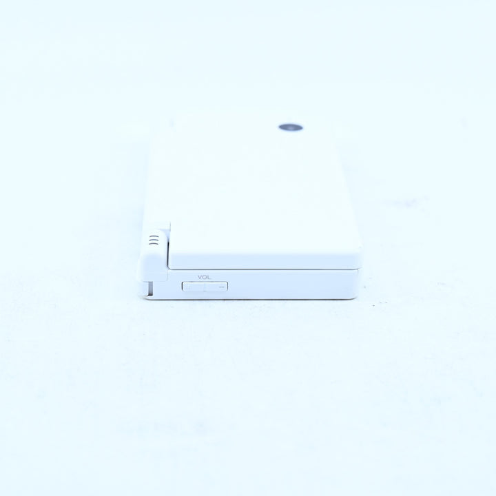 White - Nintendo DSi Console - TWL-001 - Includes 4GB SD - FREE POST!