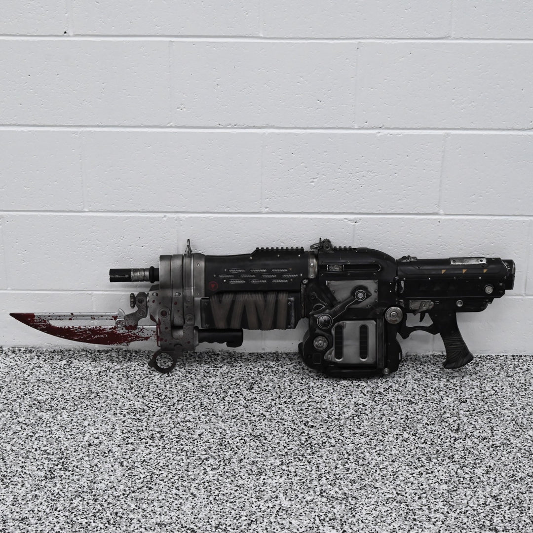 Retro Lancer Replica - Gears of War 3 - 1:1 Scale - Video Game Collectable / Toy