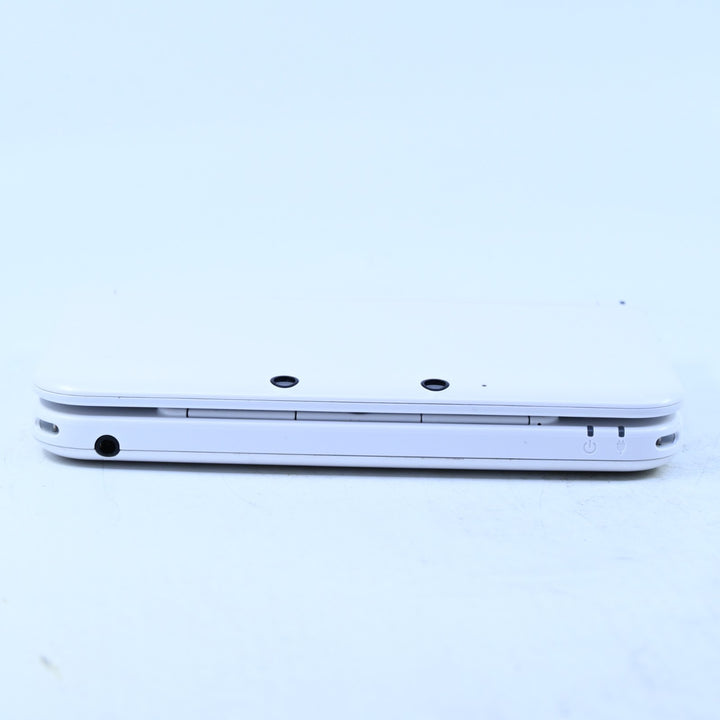 White Nintendo 3DS Console XL - SPR-001(EUR) - PAL + 4GB SD Card