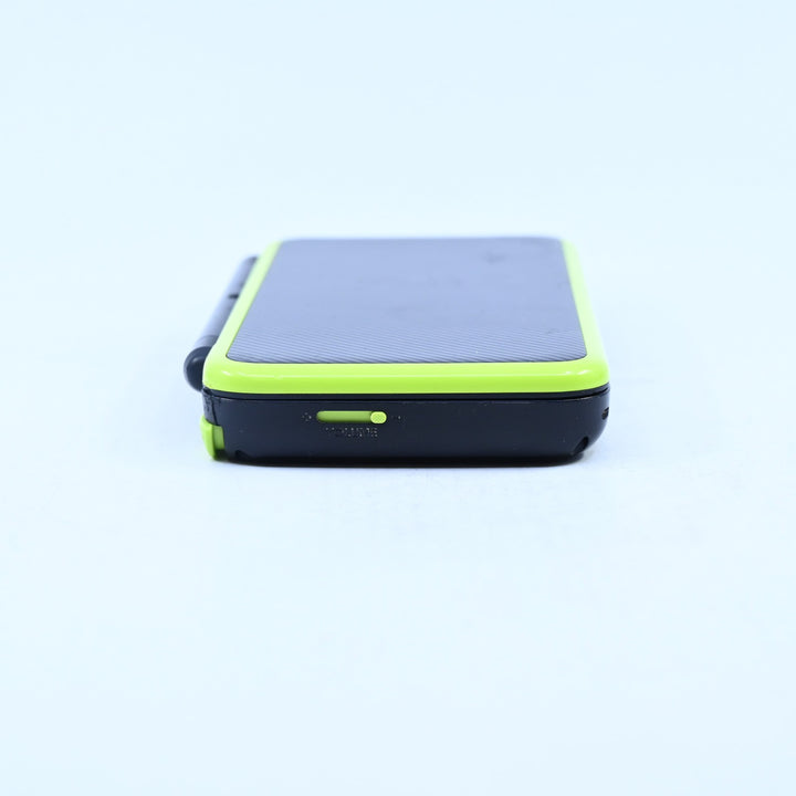 Black / Lime - 'New' Nintendo 2DS LL/XL Console + 64GB MicroSD - Region Free