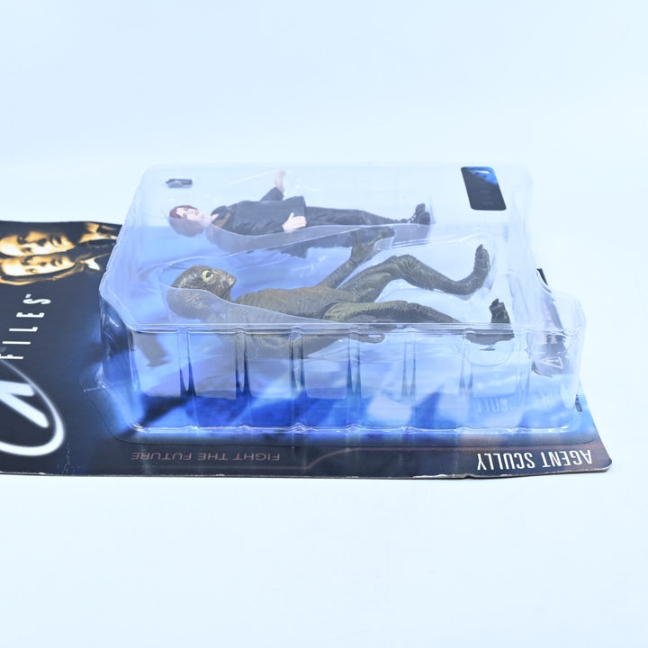 SEALED! The X-Files Series 1 Figure - Agent Scully With Alien - Action Figure