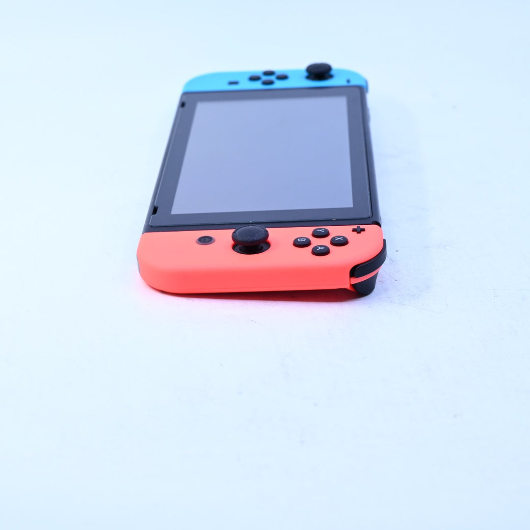Blue / Red - With Mario Kart Code - XKW700039 - Nintendo Switch Boxed Console