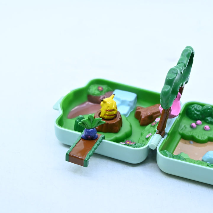 Viridian Forest - Vintage 1997 Polly Pocket Play Set - Pikachu & Oddish - Toy