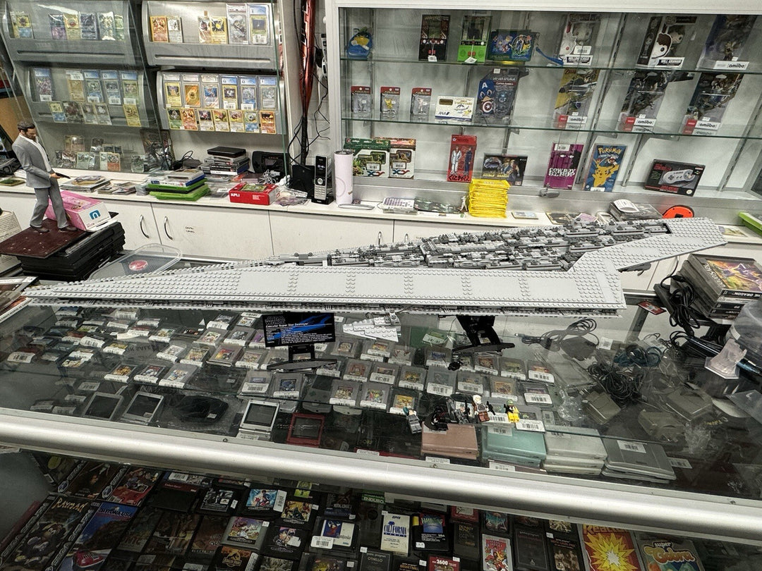 LEGO Star Wars Super Star Destroyer 10221 UCS Darth Vader + Light My Bricks