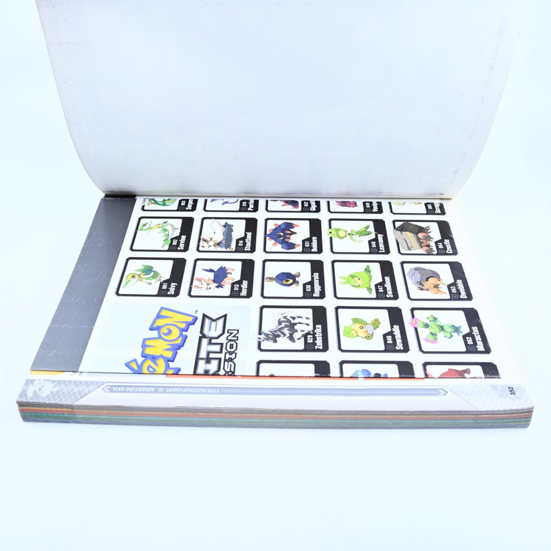 Pokemon Black & White: Unova Pokedex & Guide: Vol 2 + Poster - Game Guide