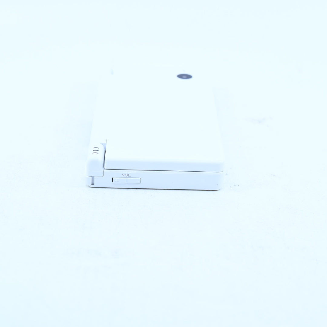 White - Nintendo DSi Console - TWL-001 - Includes 2GB SD - FREE POST!
