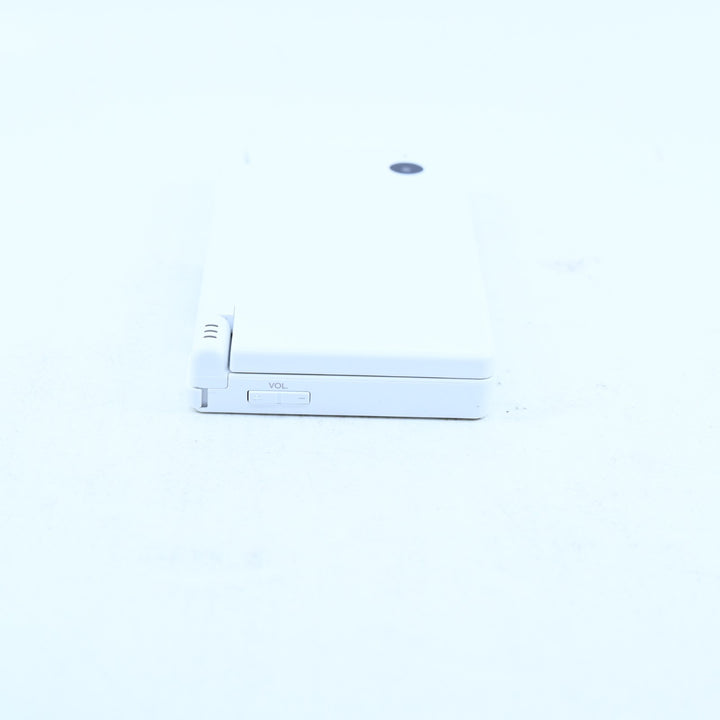 White - Nintendo DSi Console - TWL-001 - Includes 2GB SD - FREE POST!