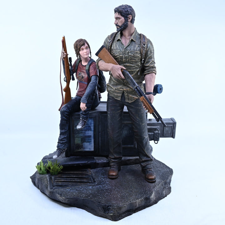 The Last of Us Post Pandemic Joel & Ellie Collector's Edition - Boxed Figure