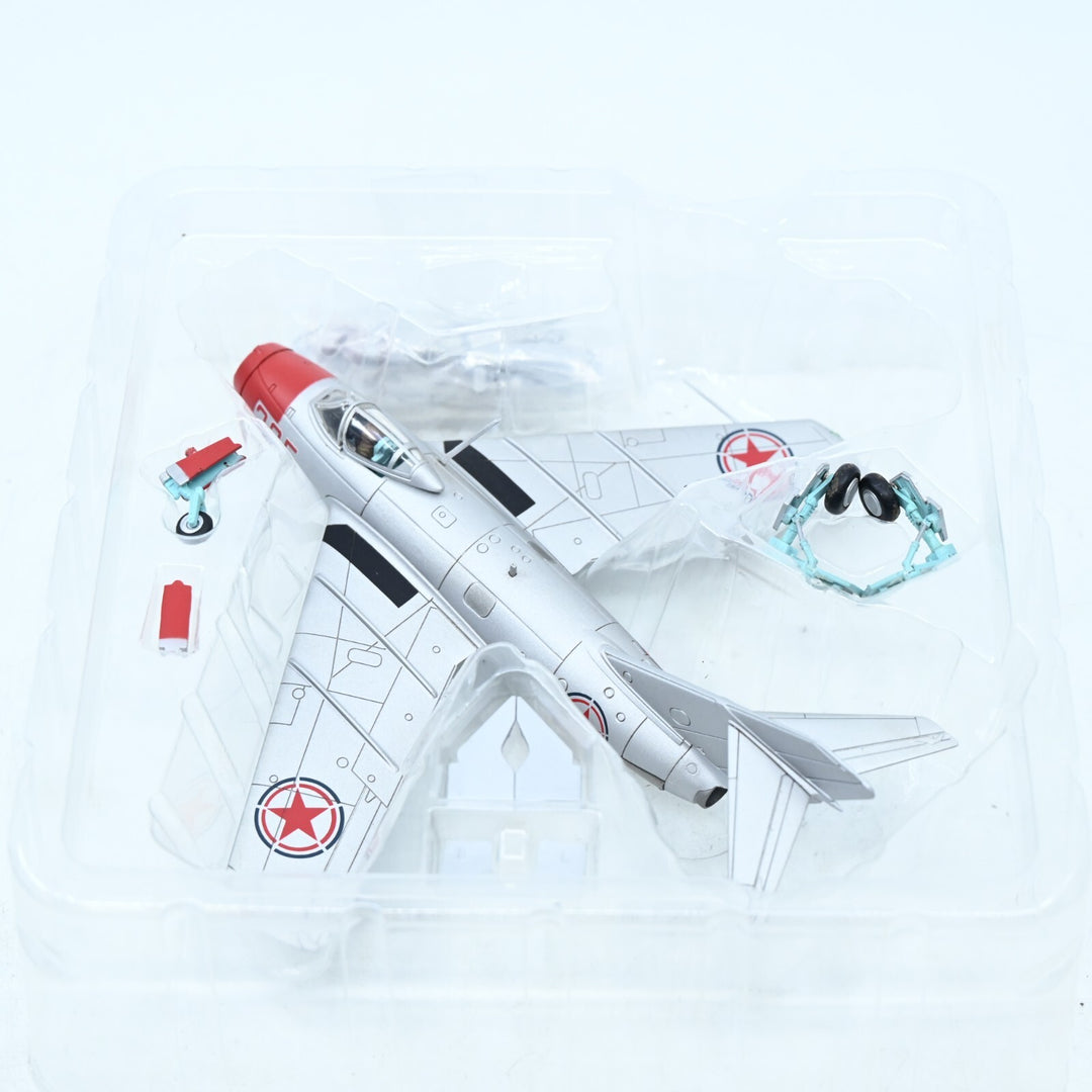 Hobby Master 1:72 MiG-15bis 196th IAP, Antung, China 1952 HA2401  Die Cast Plane