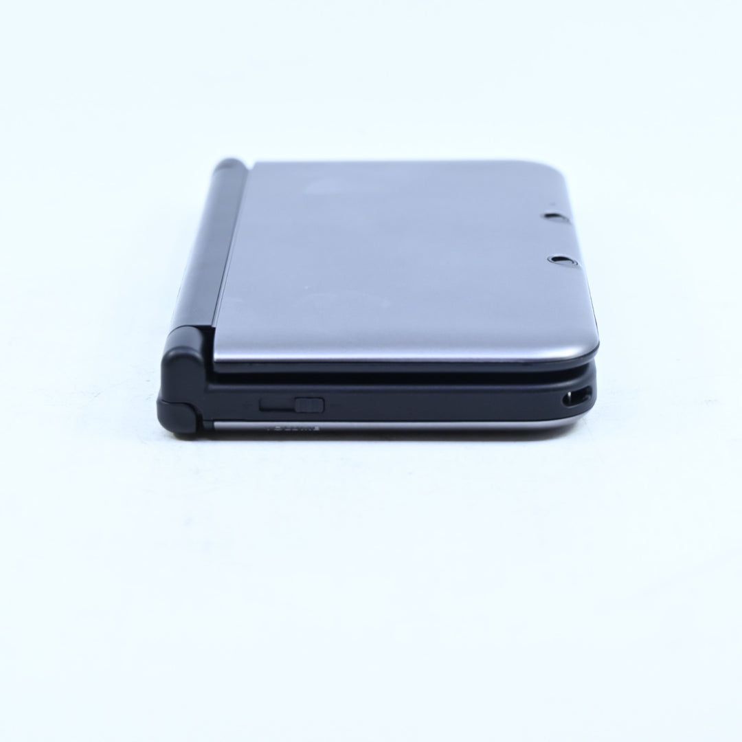 LIKE NEW! Silver / Black - Nintendo 3DS XL Console - SPR-001 - PAL - FREE POST!