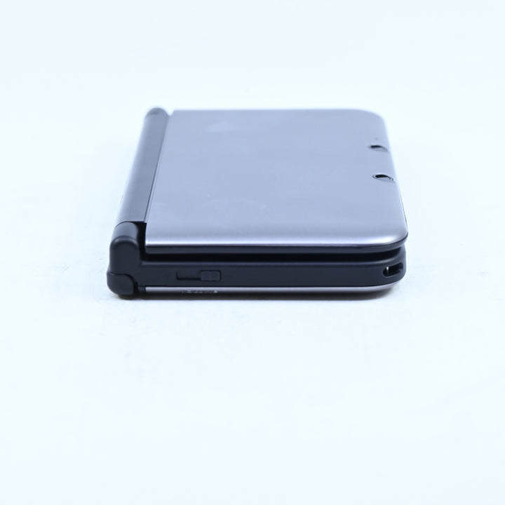 LIKE NEW! Silver / Black - Nintendo 3DS XL Console - SPR-001 - PAL - FREE POST!