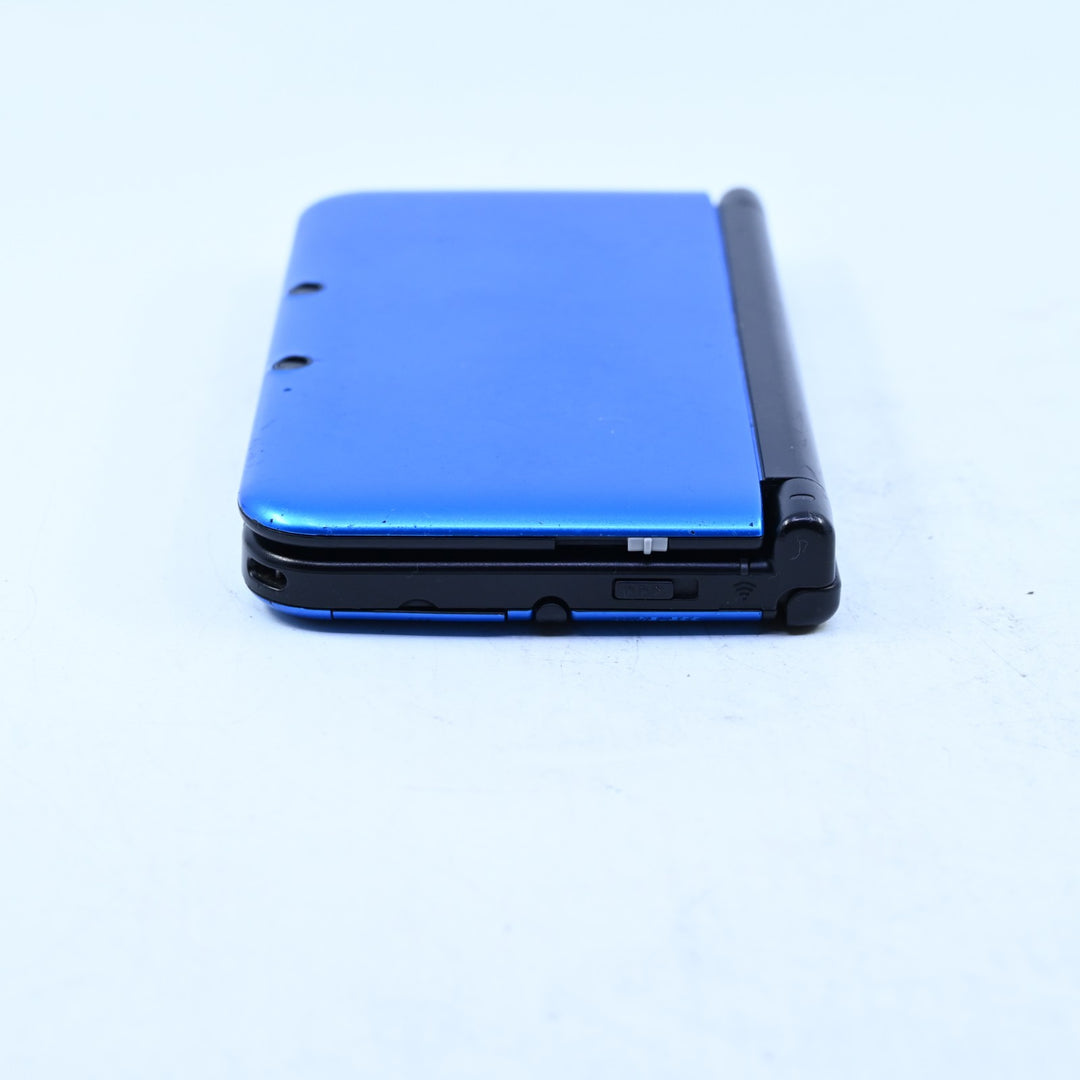 Blue / Black Nintendo 3DS Console XL - SPR-001(EUR) - PAL + 4GB SD Card