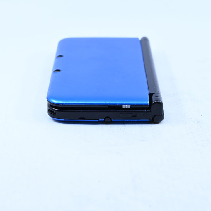 Blue / Black Nintendo 3DS Console XL - SPR-001(EUR) - PAL + 4GB SD Card