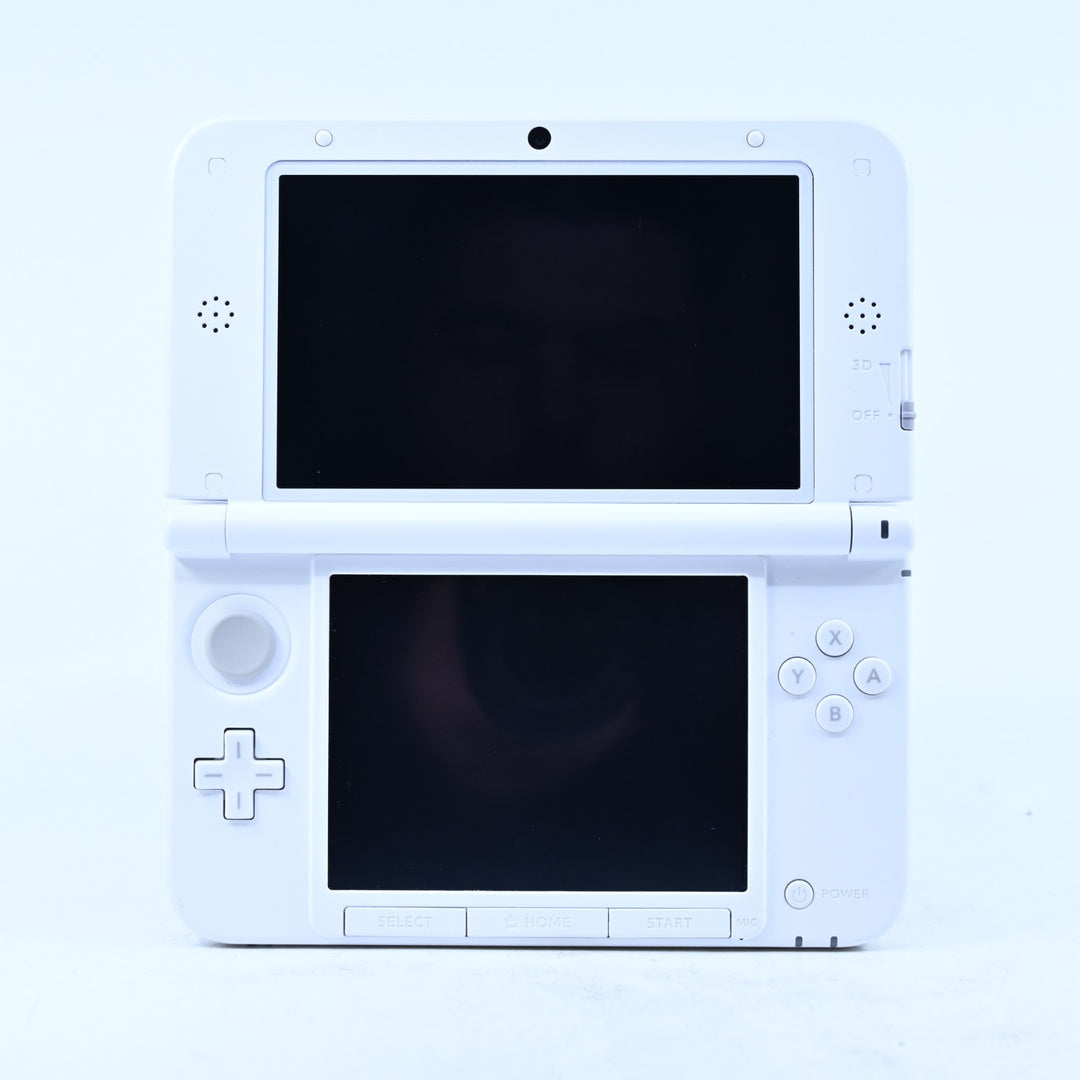 White Nintendo 3DS Console XL - SPR-001(EUR) - PAL + 4GB SD Card