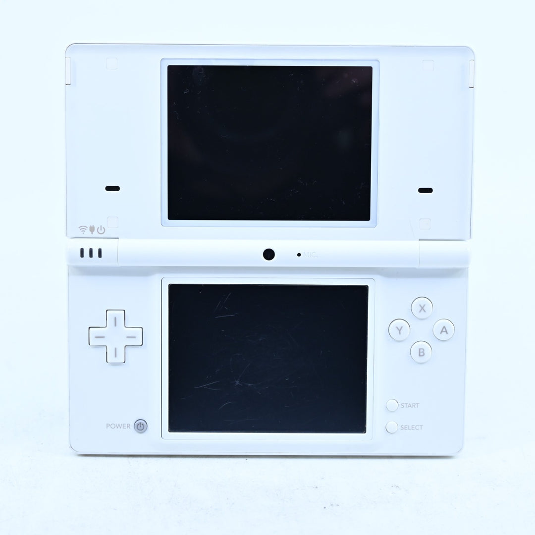 White - Nintendo DSi Console - TWL-001 - Includes 4GB SD - FREE POST!