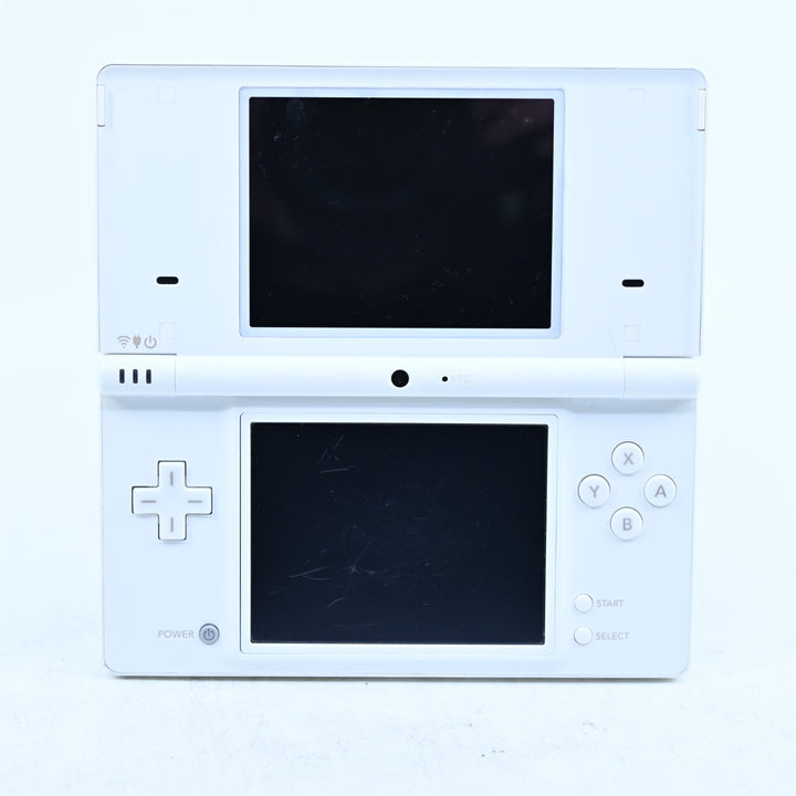 White - Nintendo DSi Console - TWL-001 - Includes 4GB SD - FREE POST!