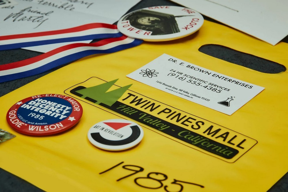 Back To The Future: Time Travel Memories Kit (Standard Edition) - Collectable