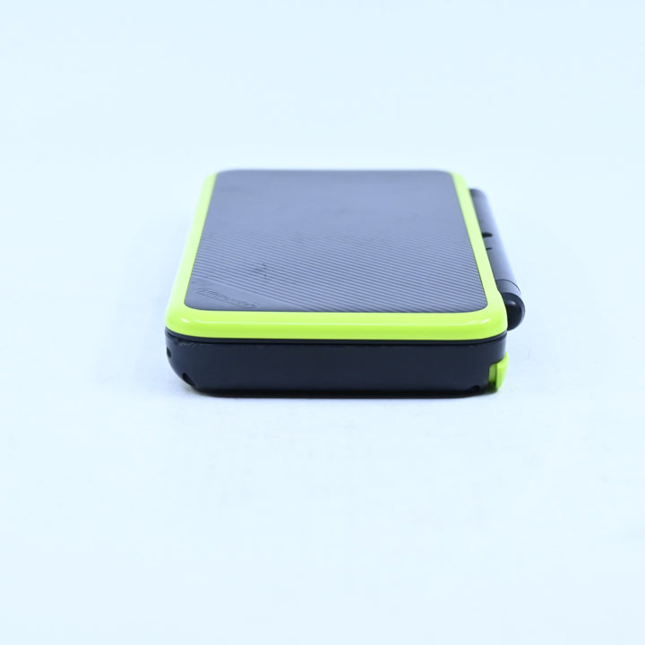 Black / Lime - 'New' Nintendo 2DS LL/XL Console + 64GB MicroSD - Region Free