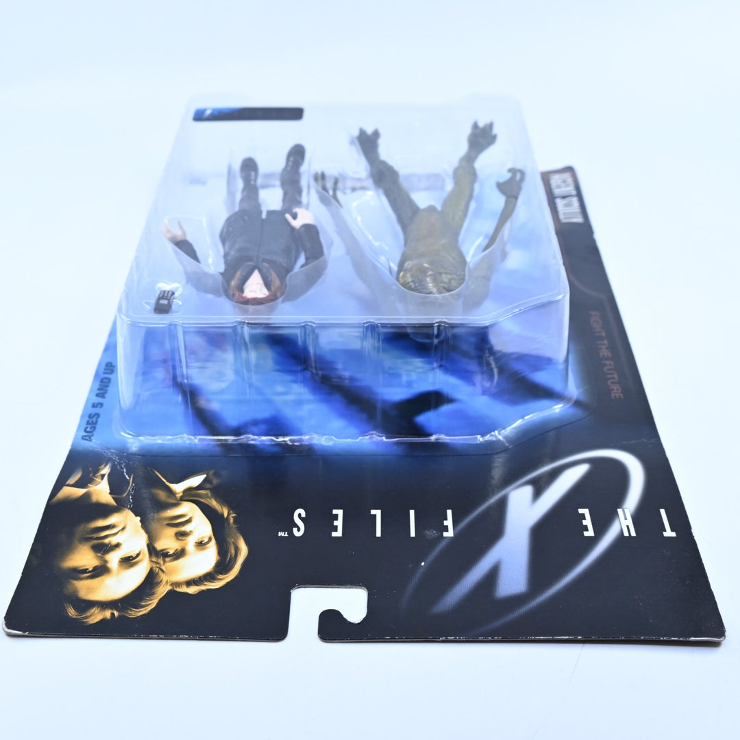 SEALED! The X-Files Series 1 Figure - Agent Scully With Alien - Action Figure