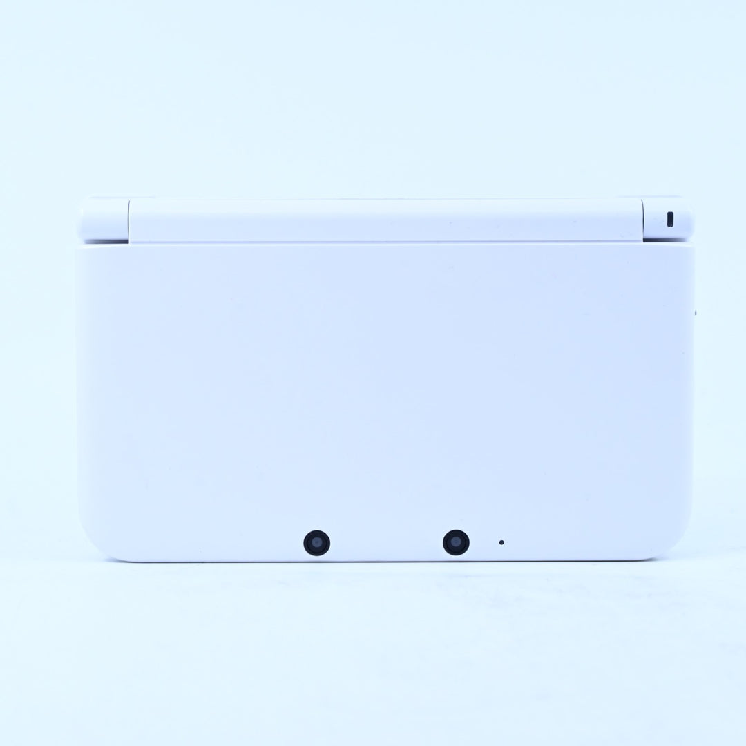 White Nintendo 3DS Console XL - SPR-001(EUR) - PAL + 4GB SD Card