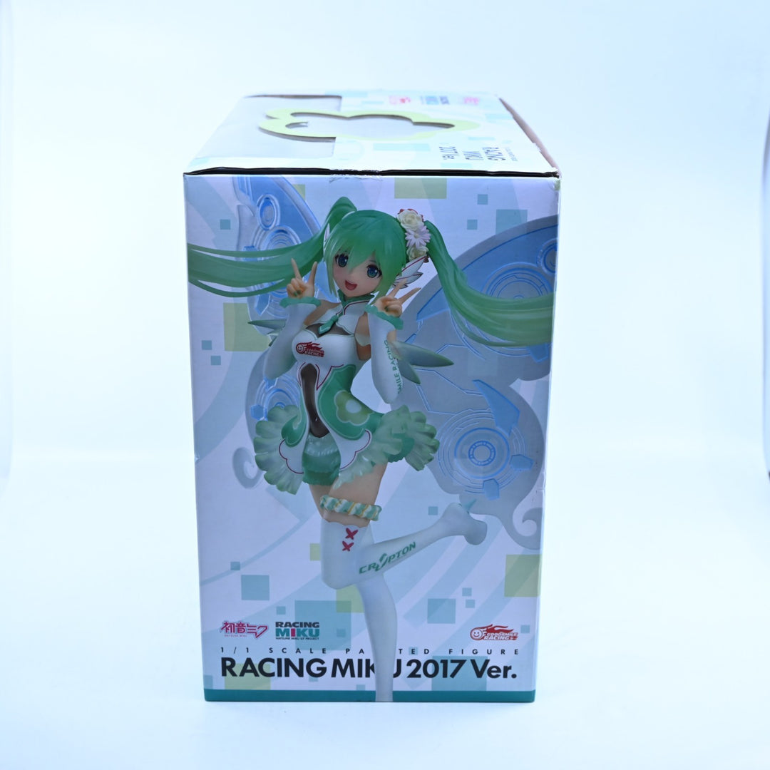 Racing Miku 2017 Ver. - Good Smile Racing GT Project 1/1 Scale - Anime Figure