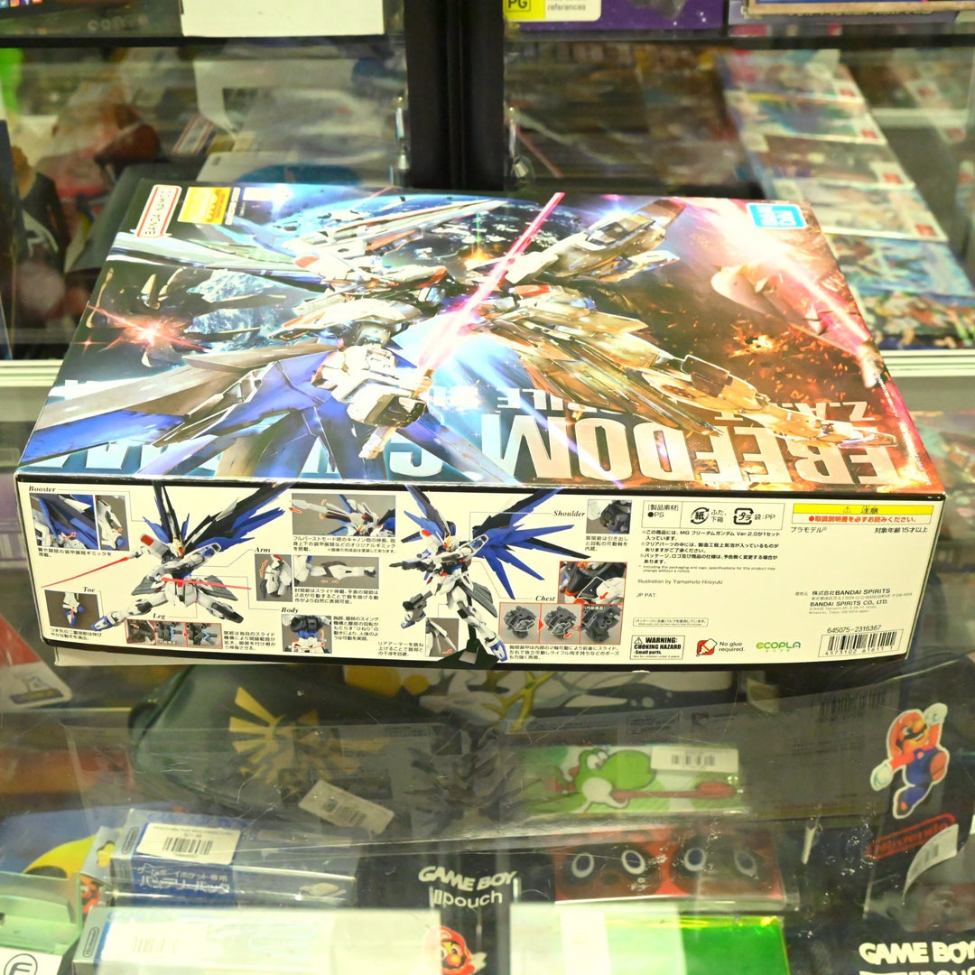 Gundam SEED 1/100 MG Freedom Gundam ZGMF-X10A - Gundam Kit