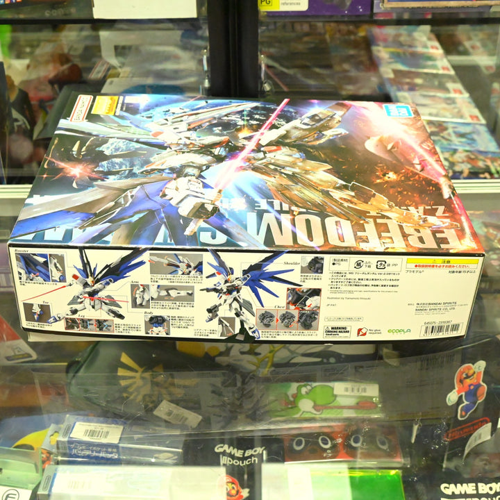 Gundam SEED 1/100 MG Freedom Gundam ZGMF-X10A - Gundam Kit