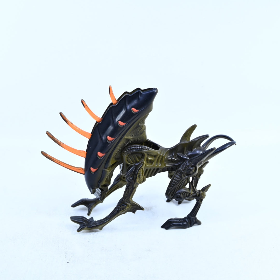 Wild Boar Alien + Hidden Power Attack Spikes - Aliens 1994 Kenner Action Figure