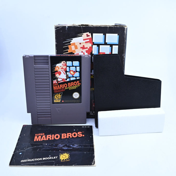 Super Mario Bros. - Nintendo Entertainment System / NES Boxed Game - PAL
