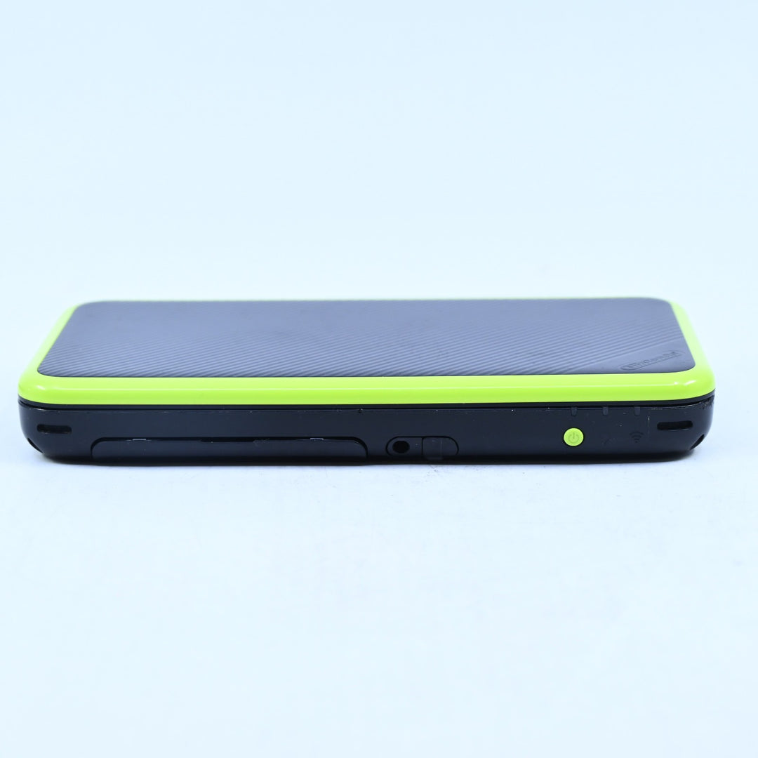 Black / Lime - 'New' Nintendo 2DS LL/XL Console + 64GB MicroSD - Region Free
