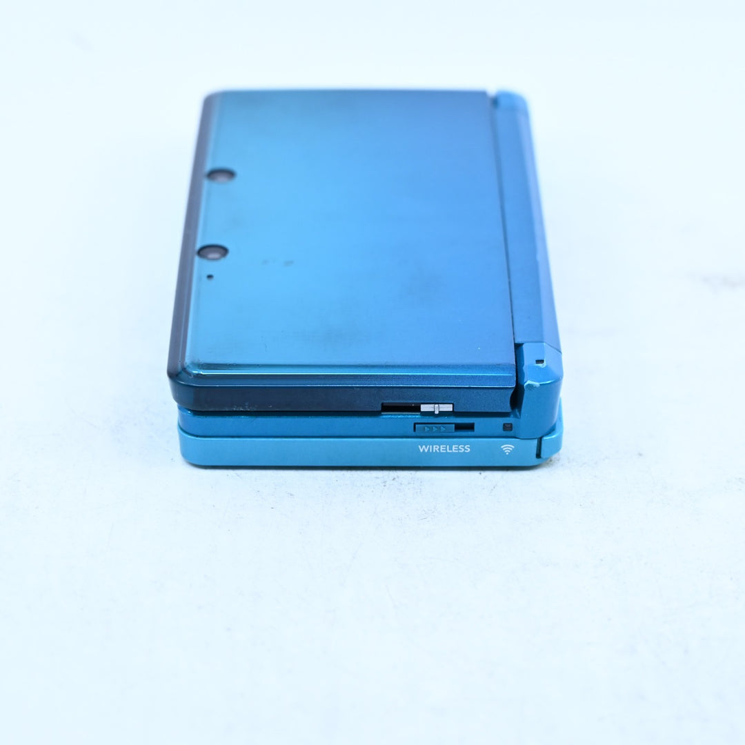 Aqua Blue Nintendo 3DS Console - CTR-001 PAL + 2GB Card - FREE POST!