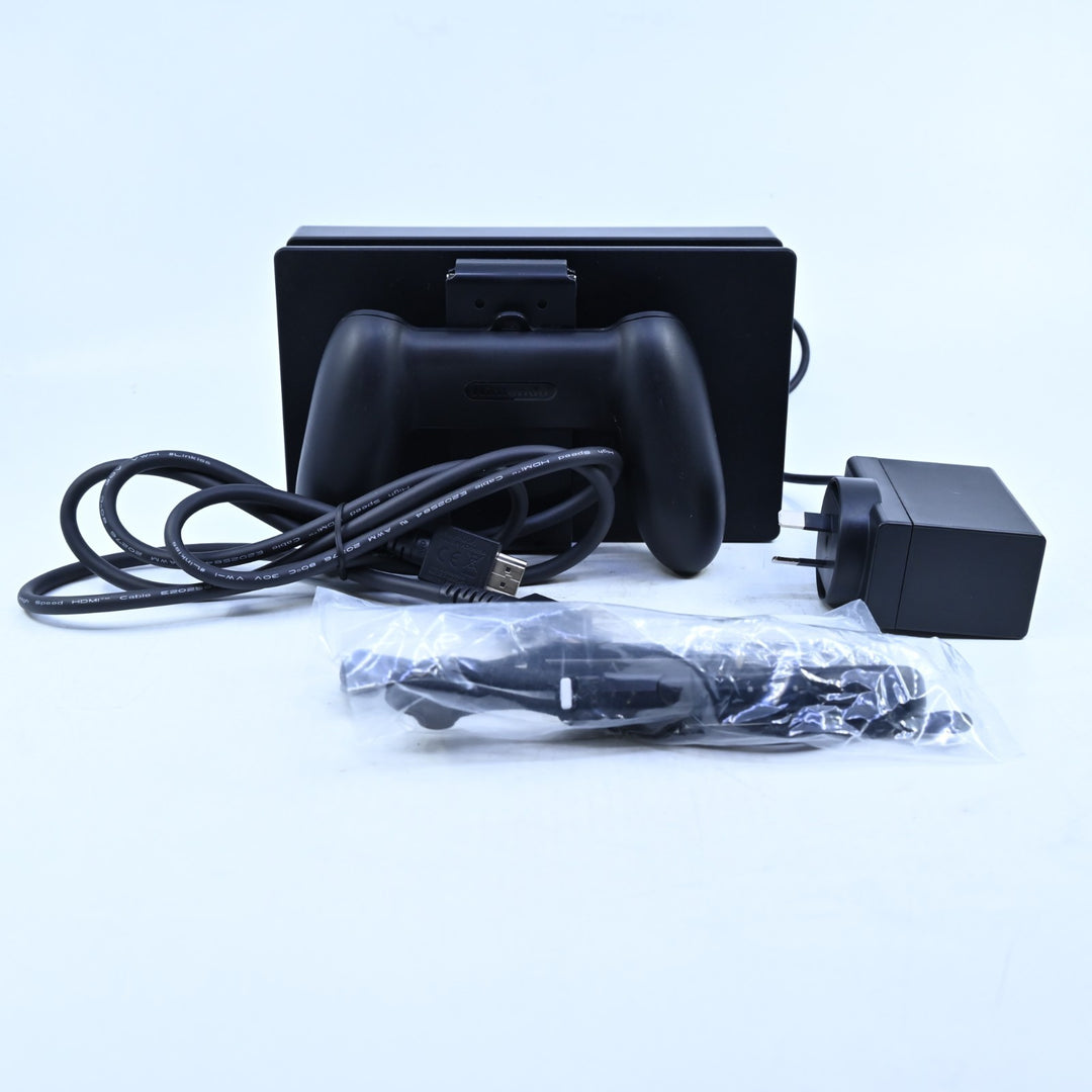 Blue / Red XKW70014512 - Nintendo Switch Boxed Console - PAL - FREE POST!