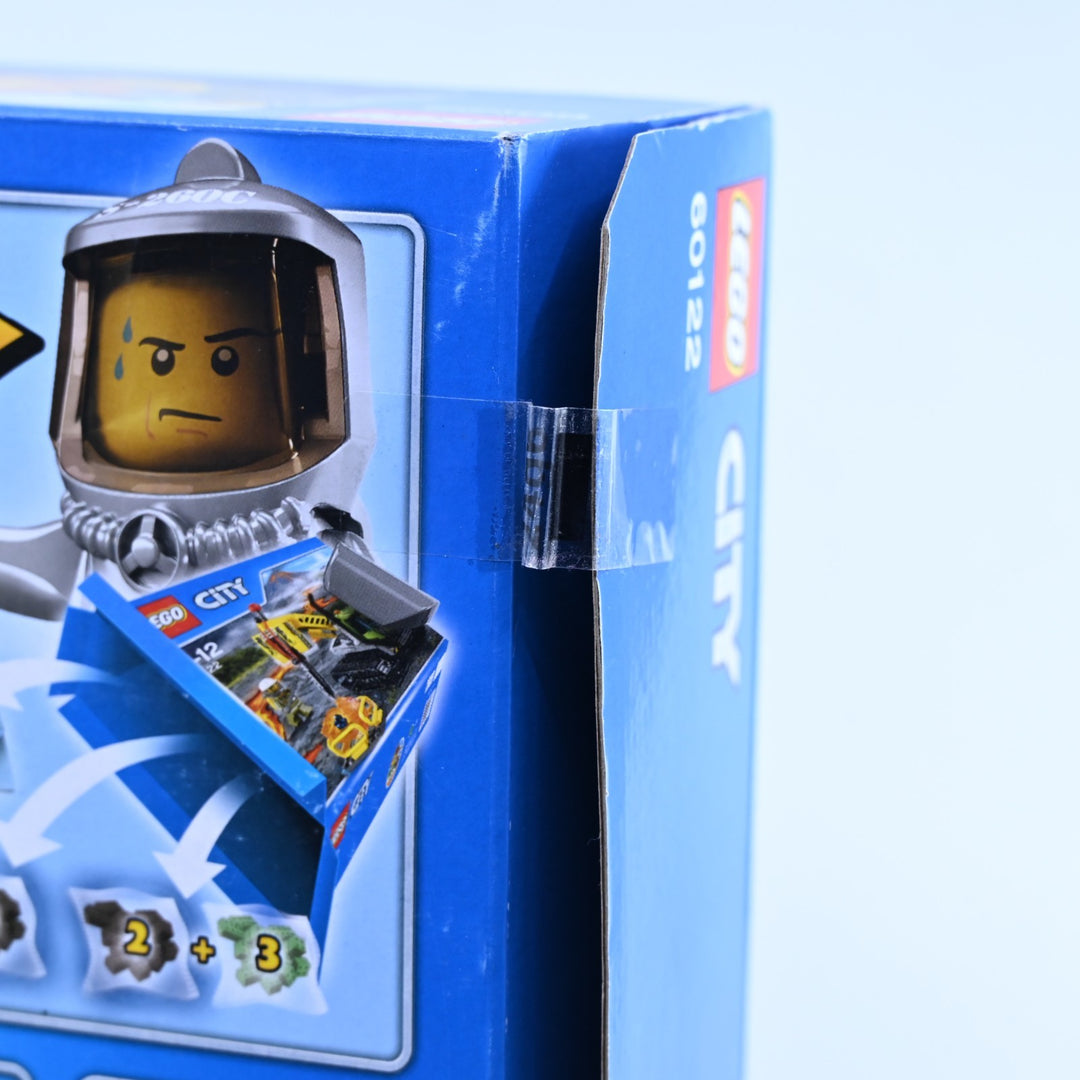 SEALED! LEGO 60122 Lego City - Volcano Crawler - Toy