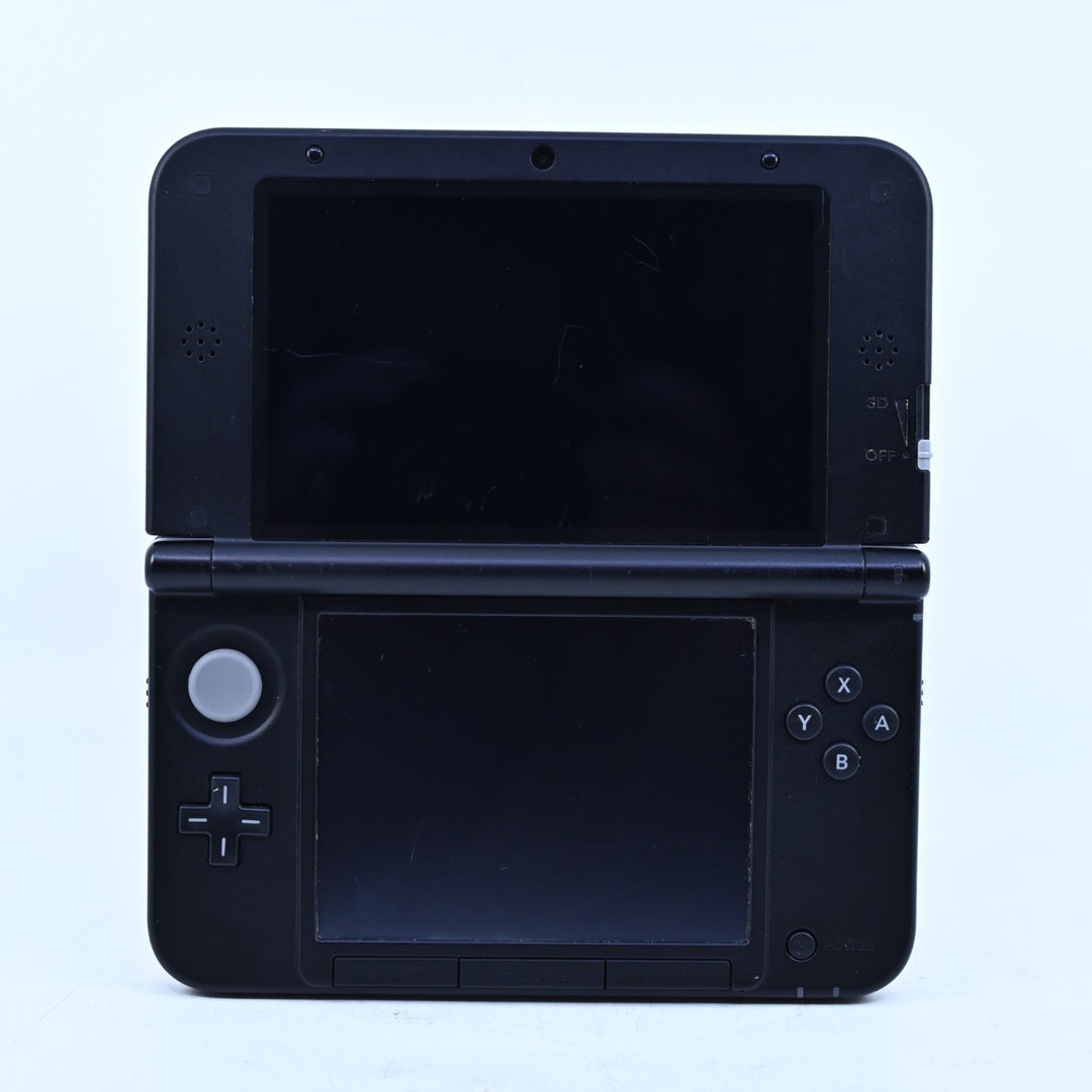 Red / Black Nintendo 3DS Console XL - SPR-001(EUR) + 4GB SD Card - PAL FREE POST