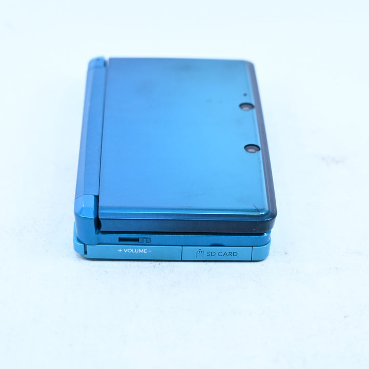 Aqua Blue Nintendo 3DS Console - CTR-001 PAL + 2GB Card - FREE POST!