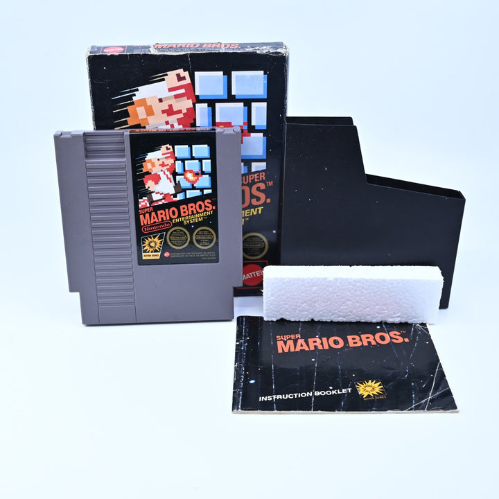 Super Mario Bros. - Nintendo Entertainment System / NES Boxed Game - PAL