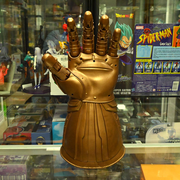 Marvel Legends - Thanos' Infinity Gauntlet Replica - Toy