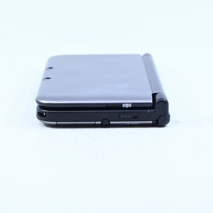 LIKE NEW! Silver / Black - Nintendo 3DS XL Console - SPR-001 - PAL - FREE POST!