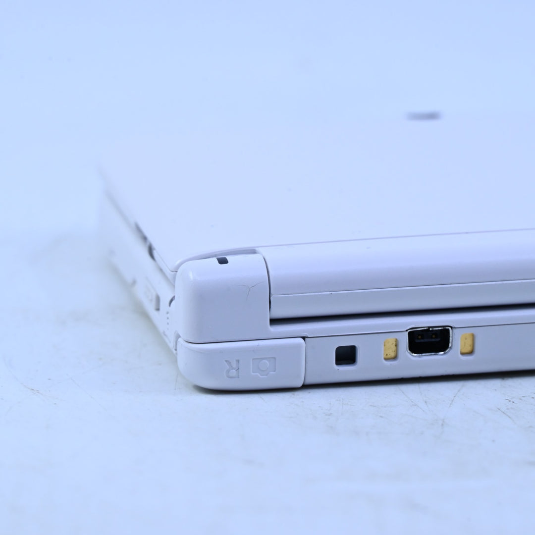White Nintendo 3DS Console XL - SPR-001(EUR) - PAL + 4GB SD Card