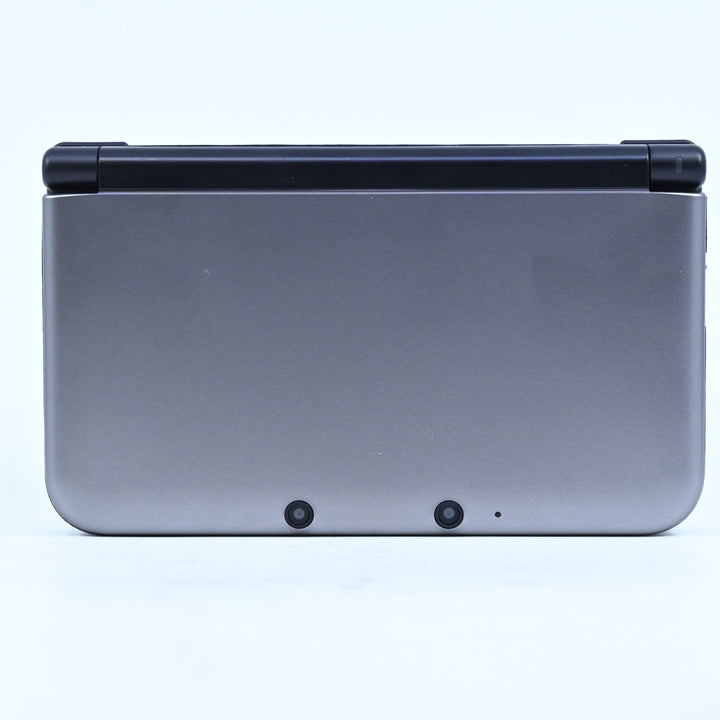 LIKE NEW! Silver / Black - Nintendo 3DS XL Console - SPR-001 - PAL - FREE POST!
