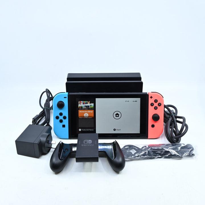 Blue / Red XKW700311 - Nintendo Switch Boxed Console - PAL - FREE POST!