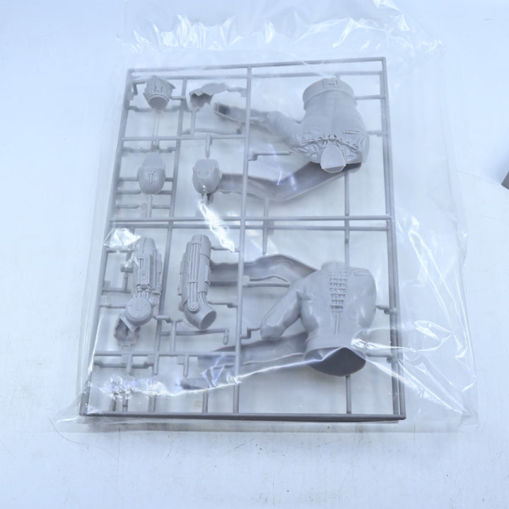 Judge Dredd Mean Machine 1:9 Scale Model Kit Halcyon - Other Model