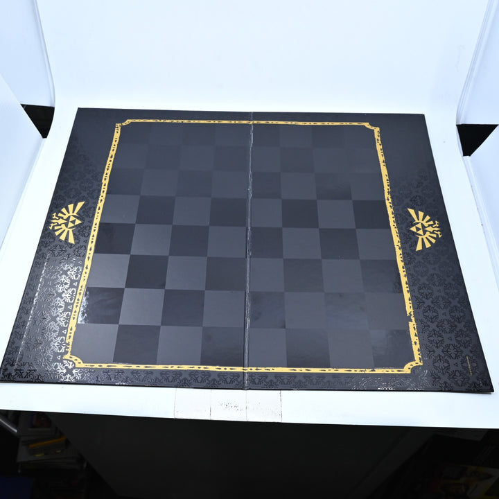 LIKE NEW! The Legend of Zelda Chess Set - USAOPOLY - Board Games / Toy
