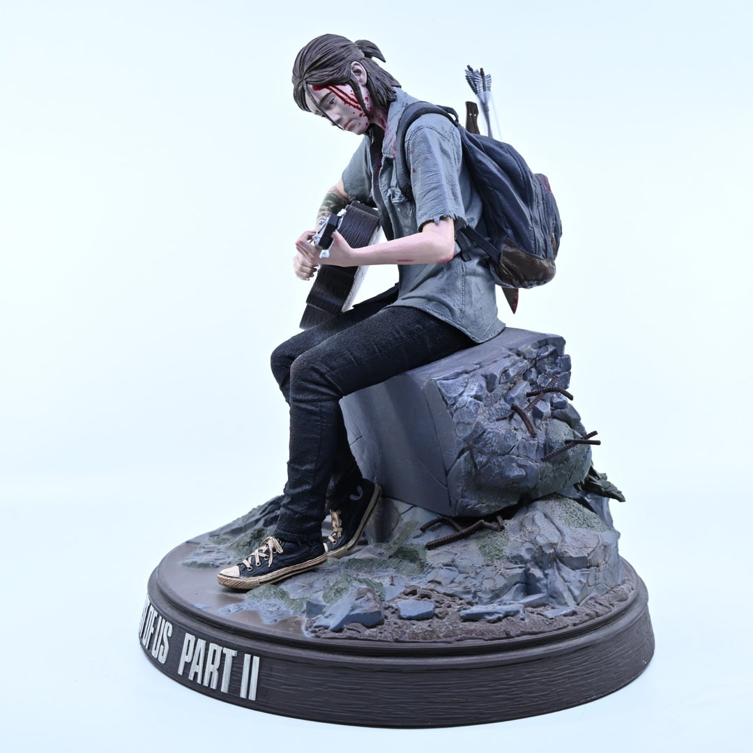 Last of Us Part II - Collector's Edition Ellie Statue - Figure + Box + Firefly