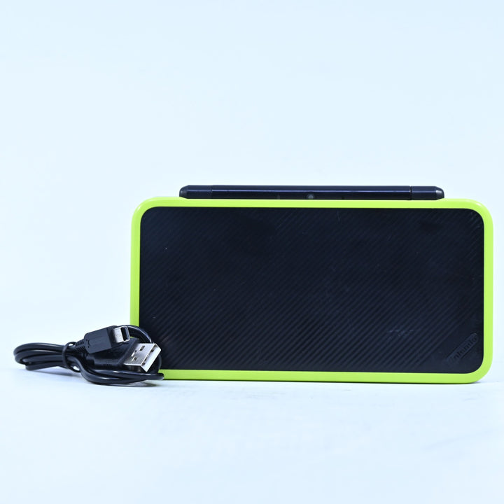 Black / Lime - 'New' Nintendo 2DS LL/XL Console + 64GB MicroSD - Region Free