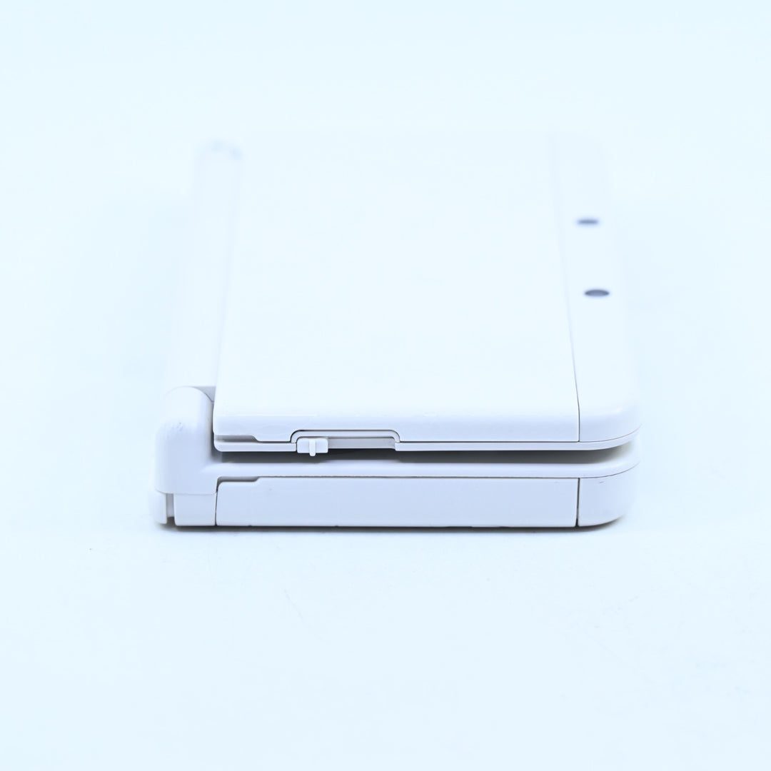 Super Mario White Limited Edition - 'New' Nintendo 3DS Console - PAL - FREE POST